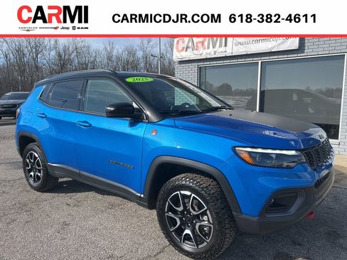 Used 2025 Jeep Compass Trailhawk w/ Trailhawk Elite Group AWD/4WD image 1