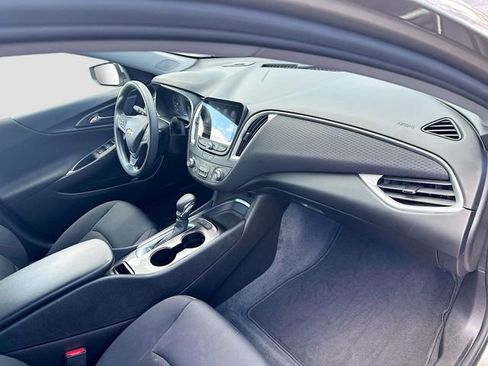Used 2022 Chevrolet Malibu LS w/ Driver Confidence Package II image 33