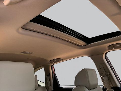 Used 2018 Honda CR-V Touring image 17