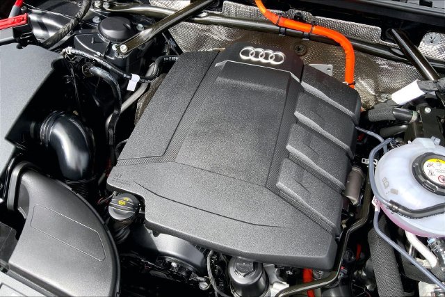 Used 2023 Audi Q5 e Premium w/ Convenience Package AWD/4WD image 33