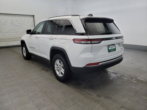 Used 2023 Jeep Grand Cherokee Laredo AWD/4WD image 5