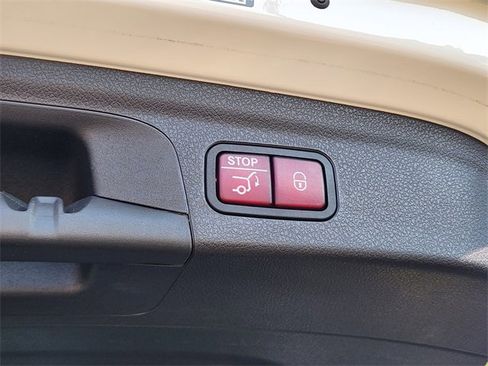 Used 2022 Mercedes-Benz GLE 450 4MATIC image 36