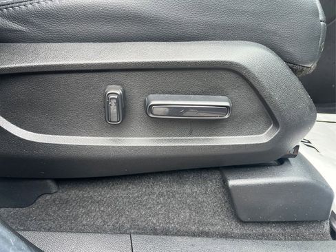 Used 2025 Honda Pilot Touring image 35