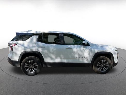 Used 2025 Chevrolet Equinox LT FWD image 16