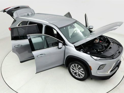 Used 2025 Buick Enclave Preferred FWD image 24