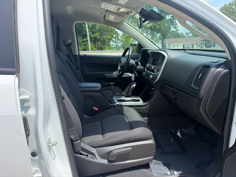 Used 2022 Chevrolet Colorado LT w/ Safety Package AWD/4WD image 49