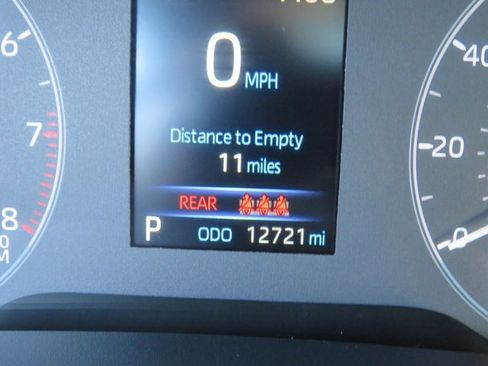 Certified 2024 Toyota Corolla SE image 40