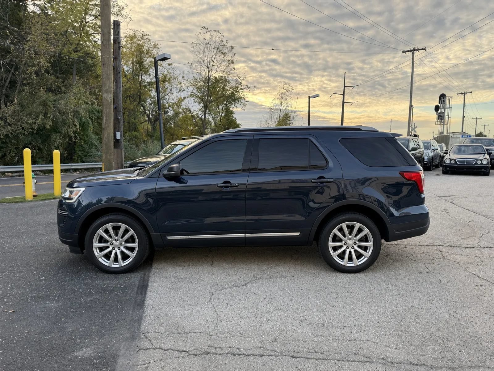 Used 2018 Ford Explorer XLT AWD/4WD image 8