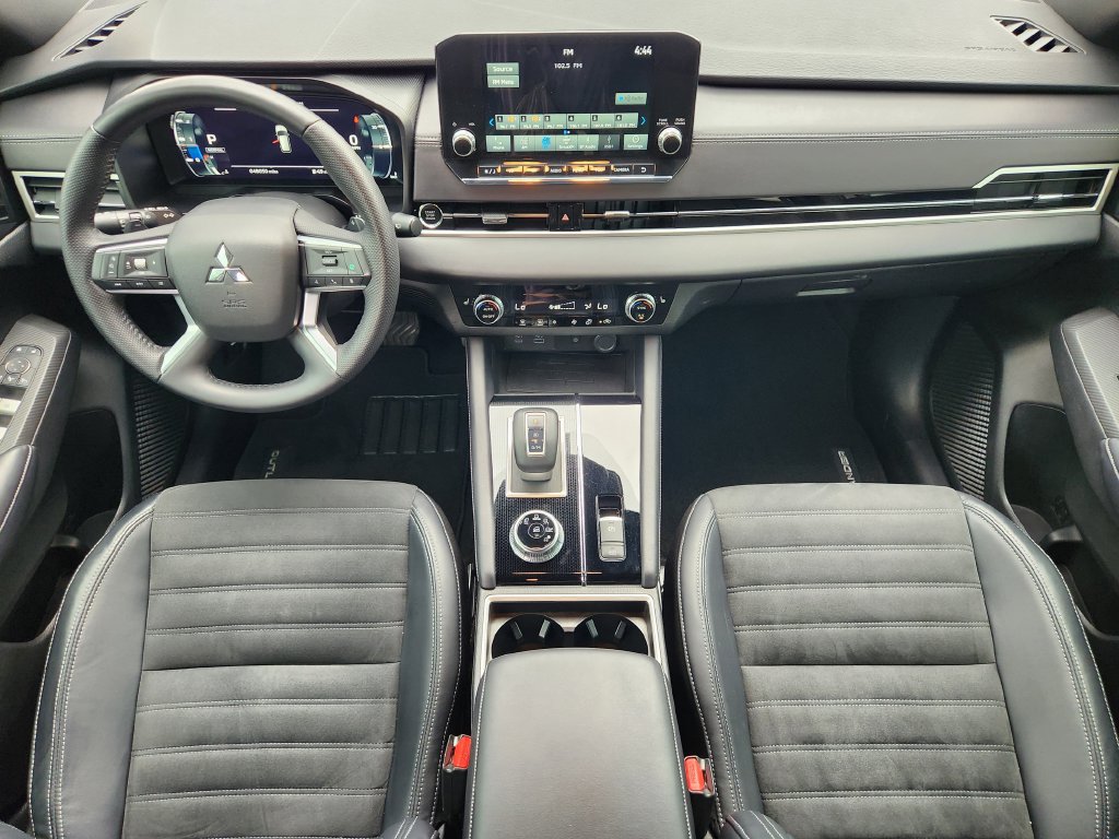 Used 2024 Mitsubishi Outlander SE Black Edition FWD image 25