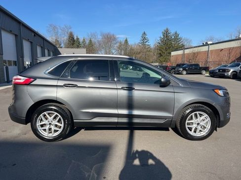 Used 2023 Ford Edge SEL w/ Convenience Package image 4