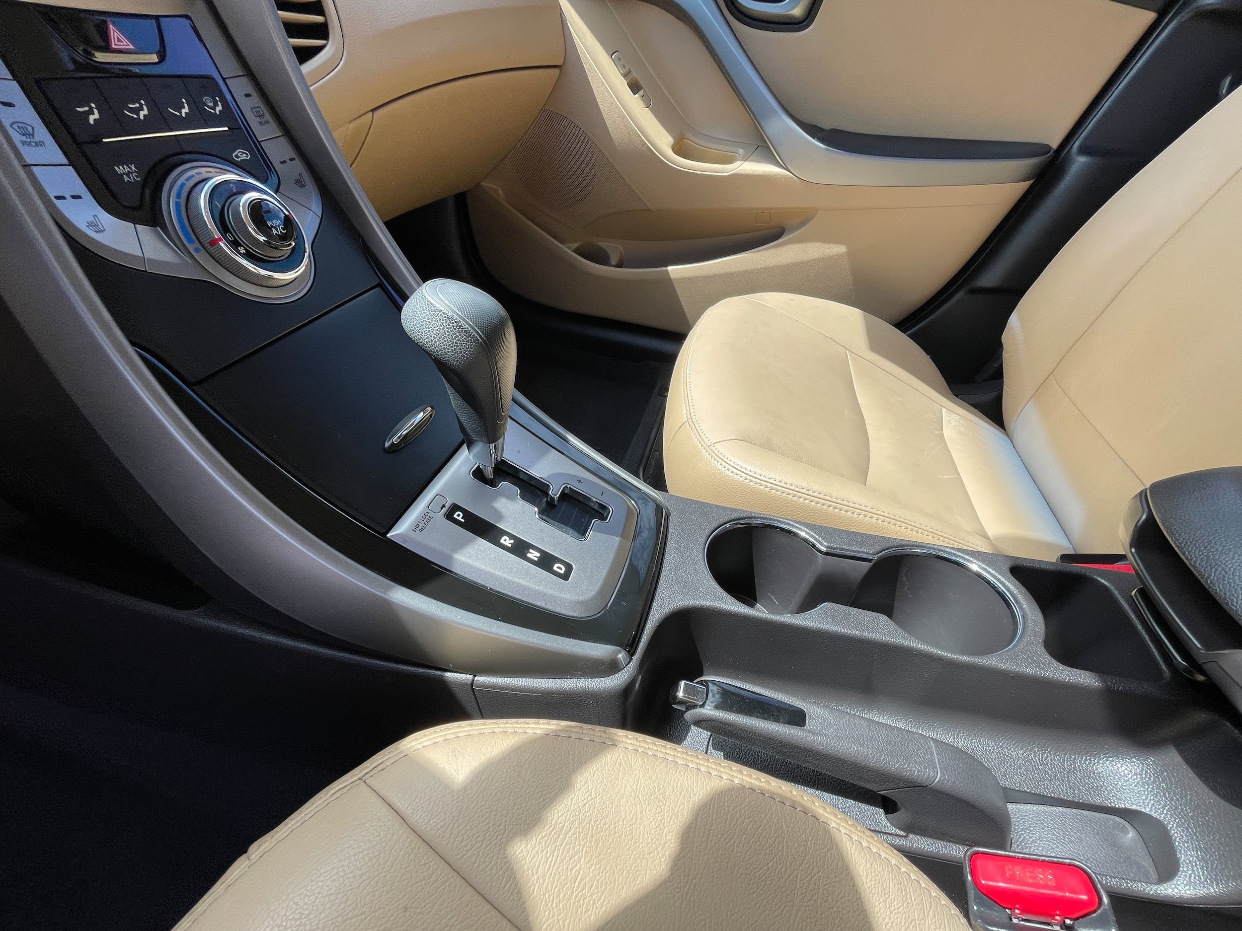 Used 2013 Hyundai Elantra GLS w/ Preferred Pkg FWD image 17