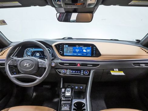 Used 2021 Hyundai Sonata Limited w/ Preferred Accessory Package image 16