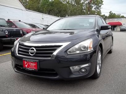 Used 2013 Nissan Altima 2.5 SL w/ Technology Pkg