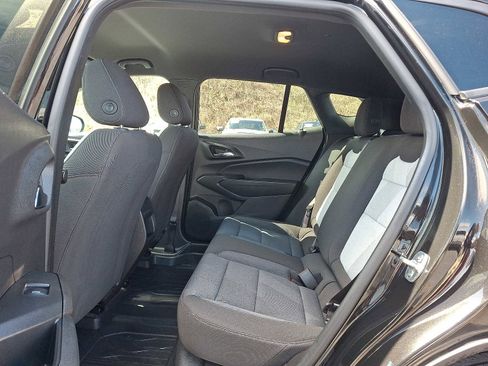 Used 2025 Chevrolet Trax RS w/ Driver Confidence Package image 10