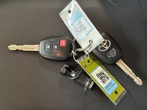 Used 2018 Toyota Tacoma SR5 image 37