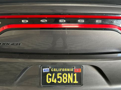Used 2017 Dodge Charger SE w/ Blacktop Package RWD image 45