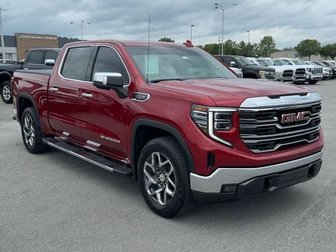 Used 2023 GMC Sierra 1500 SLT w/ SLT Premium Package AWD/4WD image 9