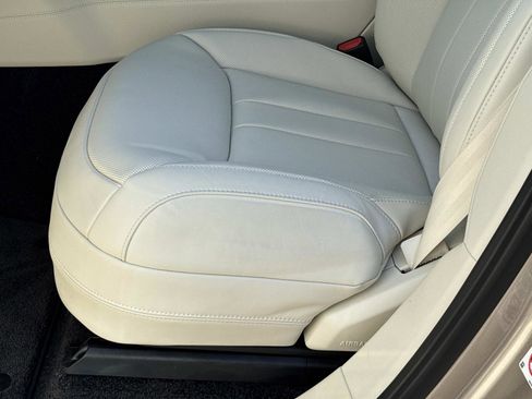 New 2026 Land Rover Range Rover Long Wheelbase SE image 21