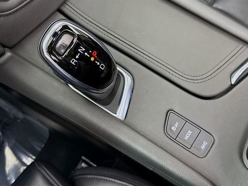 Used 2017 Cadillac XT5 Premium Luxury image 17