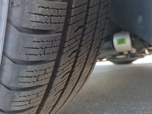 Used 2023 Chevrolet Malibu LT image 28