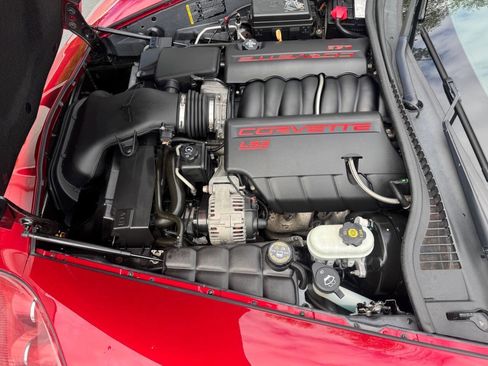 Used 2011 Chevrolet Corvette Coupe w/ 1LT RWD image 13