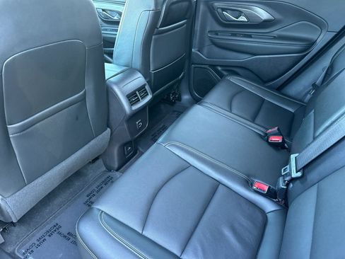 Used 2024 GMC Terrain SLT AWD/4WD image 14