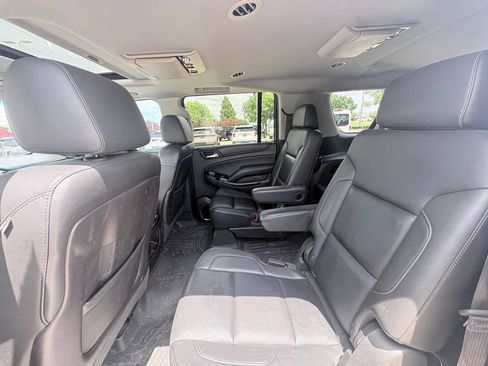 Used 2015 GMC Yukon XL SLT w/ Open Road Package AWD/4WD image 6