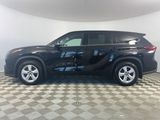Used 2022 Toyota Highlander LE image 4
