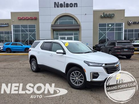 Used 2022 Chevrolet Traverse LT image 1