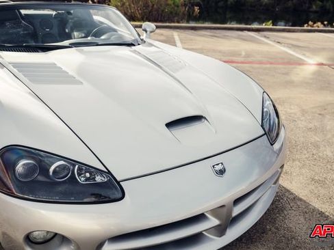 Used 2003 Dodge Viper SRT-10 image 25