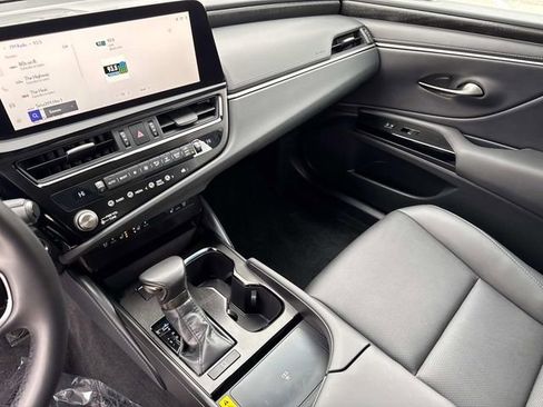 Certified 2025 Lexus ES 350 w/ Premium Package image 26