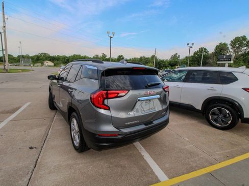 Used 2018 GMC Terrain SLE w/ Driver Convenience Package AWD/4WD image 4