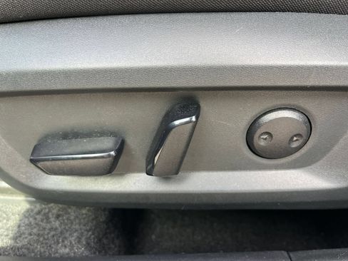 Used 2025 Nissan Rogue SV AWD/4WD image 22