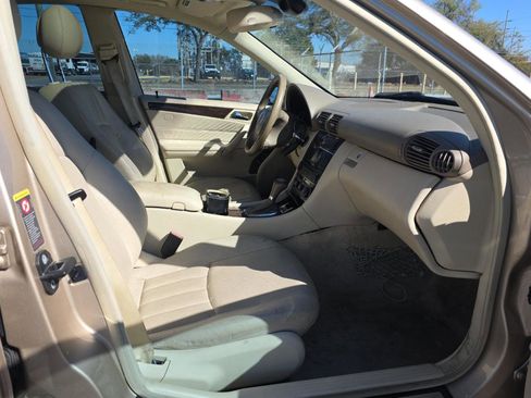 Used 2005 Mercedes-Benz C 320 Sedan w/ Sunroof Pkg image 11