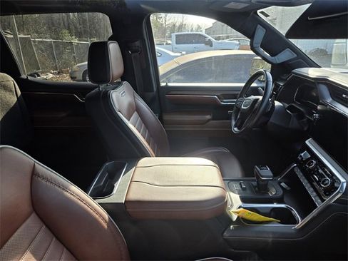 Used 2023 GMC Sierra 1500 Denali Ultimate image 4