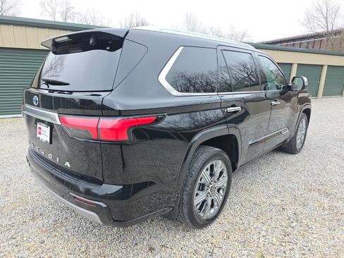 Used 2024 Toyota Sequoia Capstone image 7