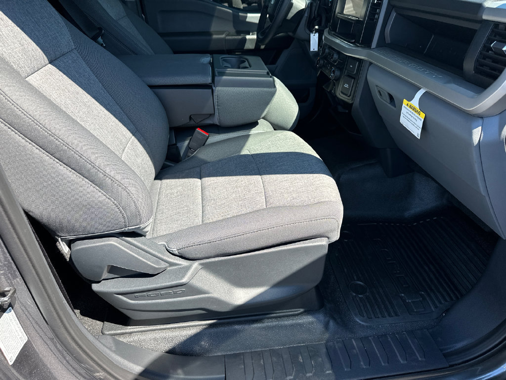 New 2025 Ford F250 XL w/ 360-Degree Camera Package RWD image 13