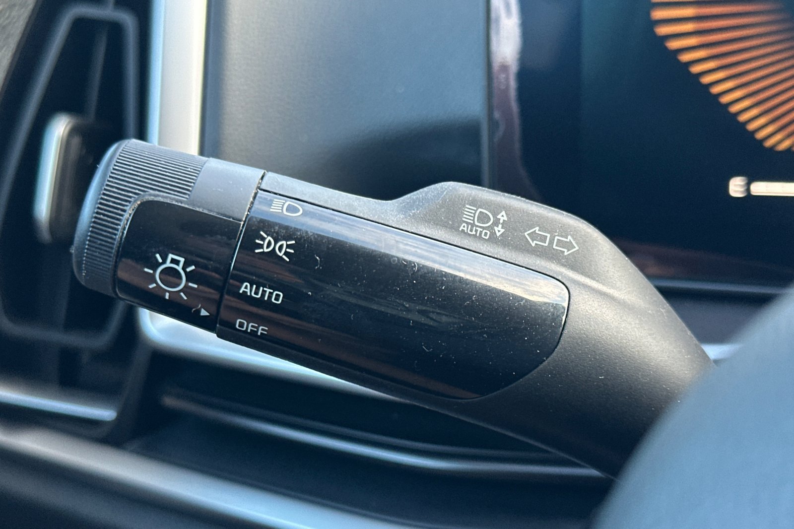 Used 2024 Kia Sorento LX FWD image 36
