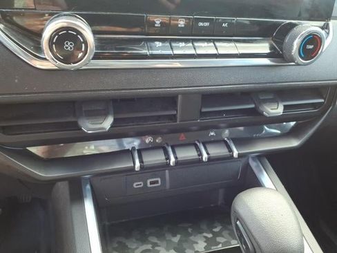 Used 2024 Chevrolet Colorado Trail Boss w/ Advanced Trailering Package image 15