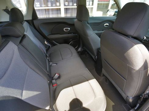 Used 2019 Kia Soul + FWD image 19