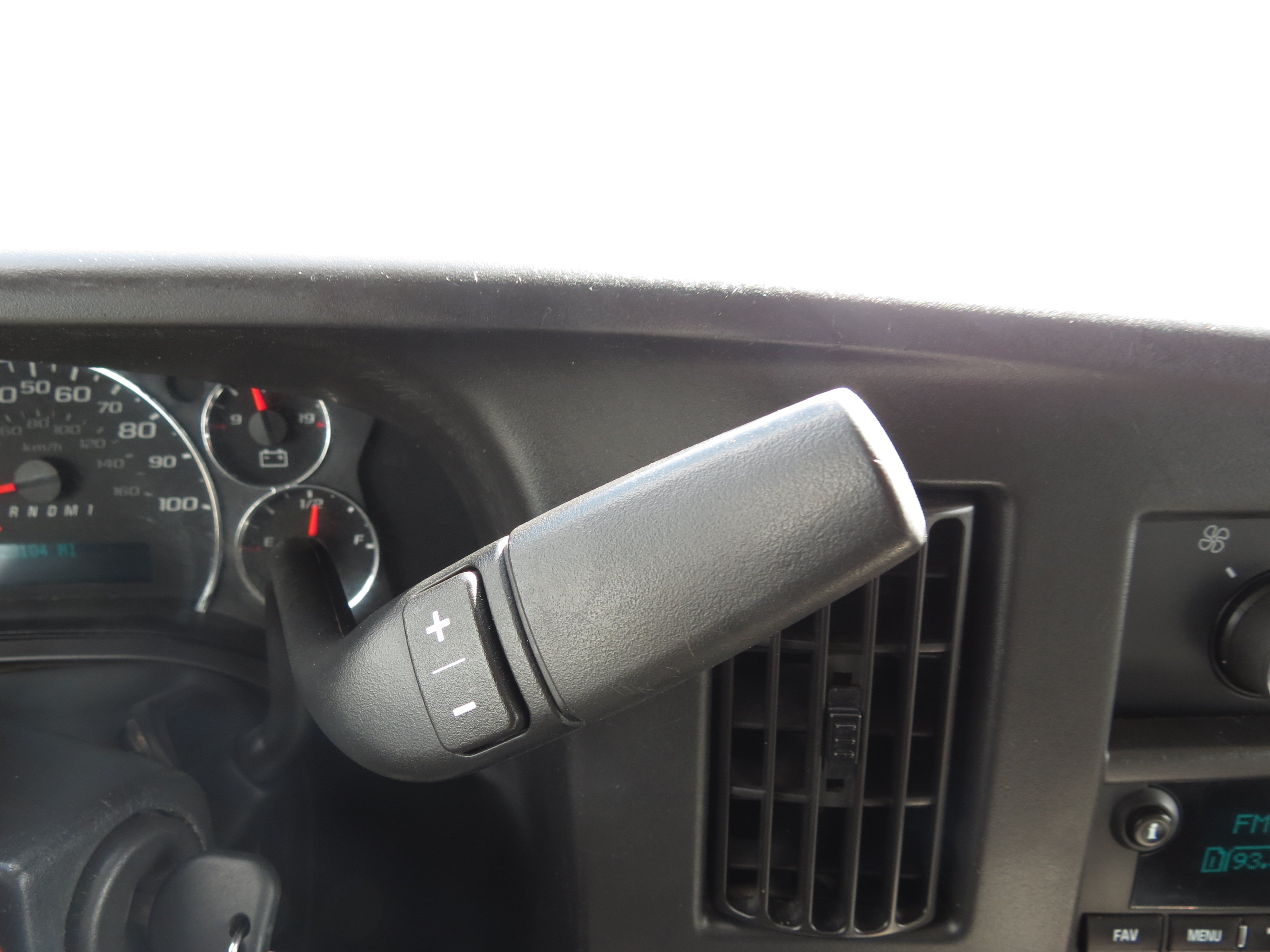 Used 2015 Chevrolet Express 2500 RWD image 14