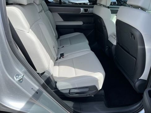 Used 2025 Hyundai Santa Fe SEL FWD image 21