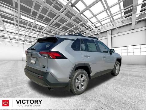 Used 2025 Toyota RAV4 XLE image 3