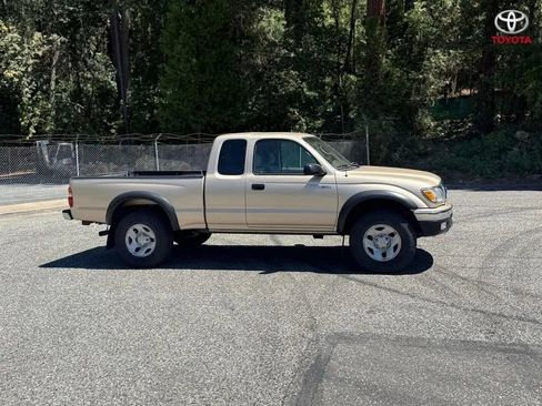 Used 2004 Toyota Tacoma PreRunner image 5