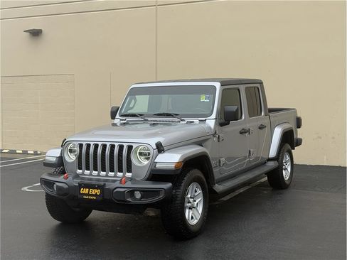 Used 2020 Jeep Gladiator Overland image 1