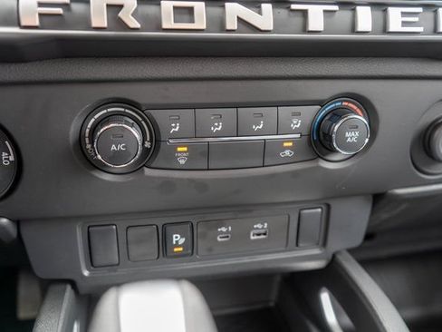 Certified 2025 Nissan Frontier SV AWD/4WD image 30