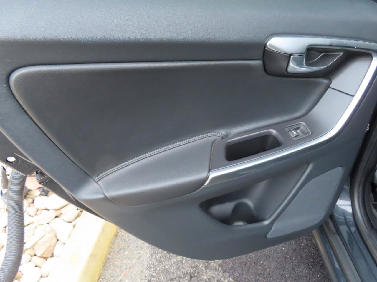 Used 2015 Volvo XC60 T5 Premier FWD image 14