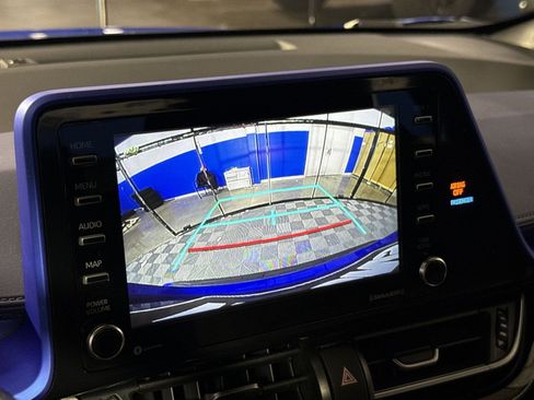 Used 2022 Toyota C-HR XLE image 26