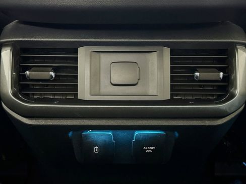 Used 2022 Ford F150 Lariat image 22