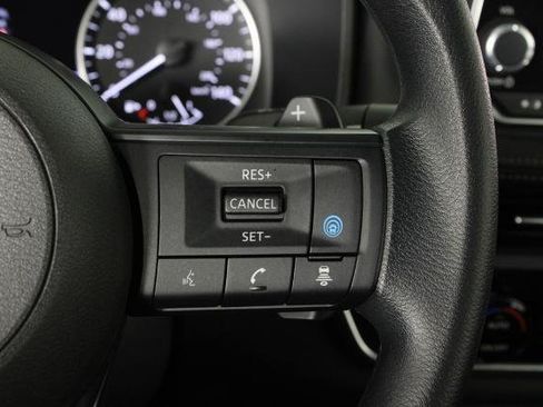 Certified 2024 Nissan Rogue SV FWD image 27